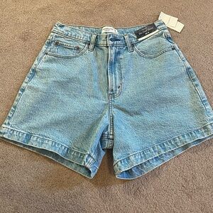 Abercrombie high rise dad shorts curve love